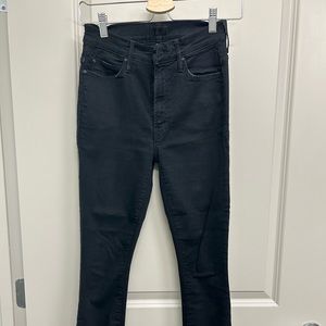 Mother stunner zip ankle step fray jeans in black